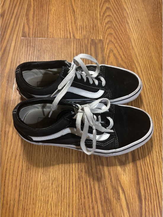 Vans Shoes - Classic Vans Old School Black and White Sneakers- Women’s Size 6.5